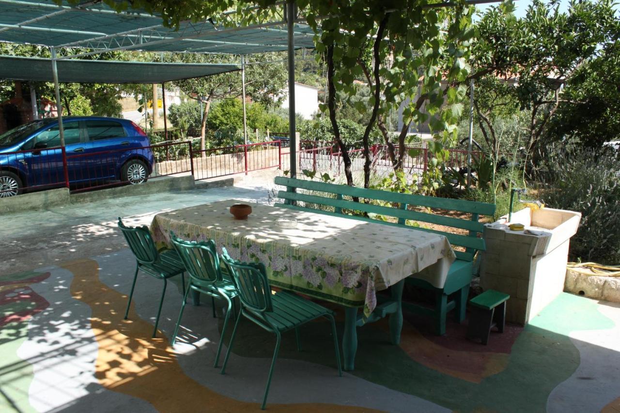 Apartments And Rooms With Parking Space Gradac, Makarska - 6819 Gradac  Eksteriør billede