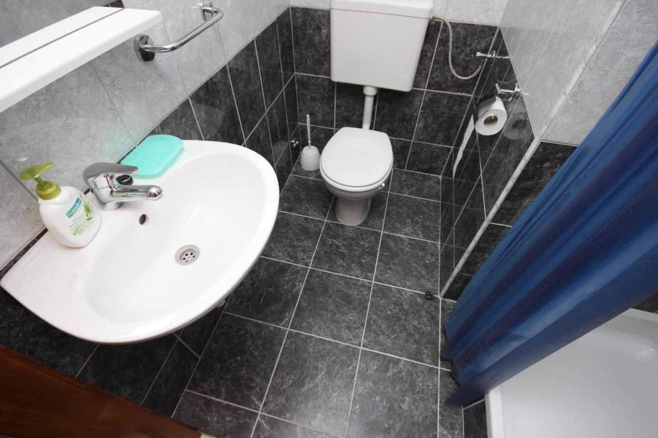 Apartments And Rooms With Parking Space Gradac, Makarska - 6819 Gradac  Eksteriør billede