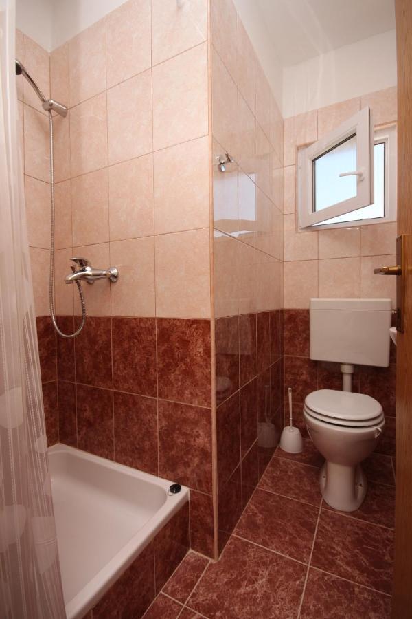 Apartments And Rooms With Parking Space Gradac, Makarska - 6819 Gradac  Eksteriør billede